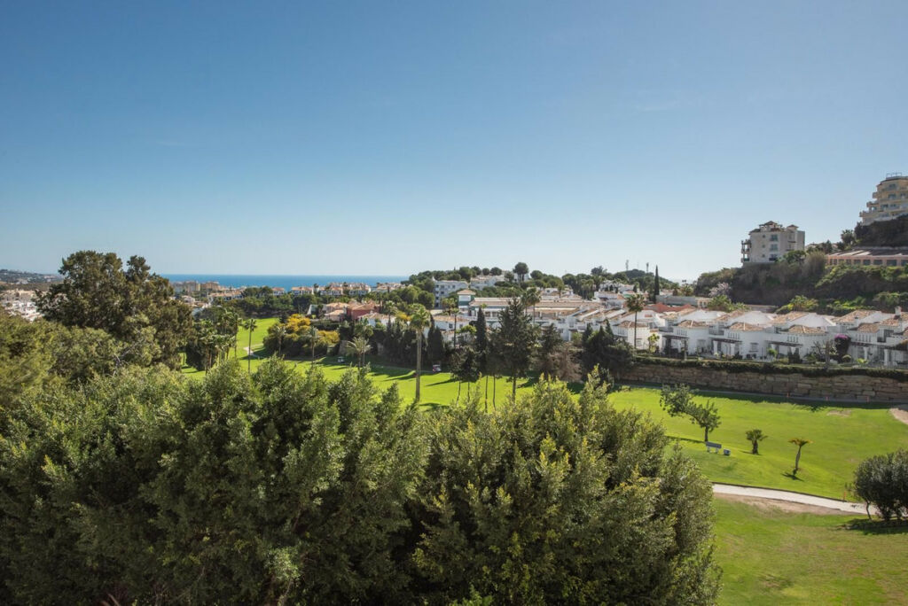 Ground Floor Apartment Riviera del Sol Málaga - image 3