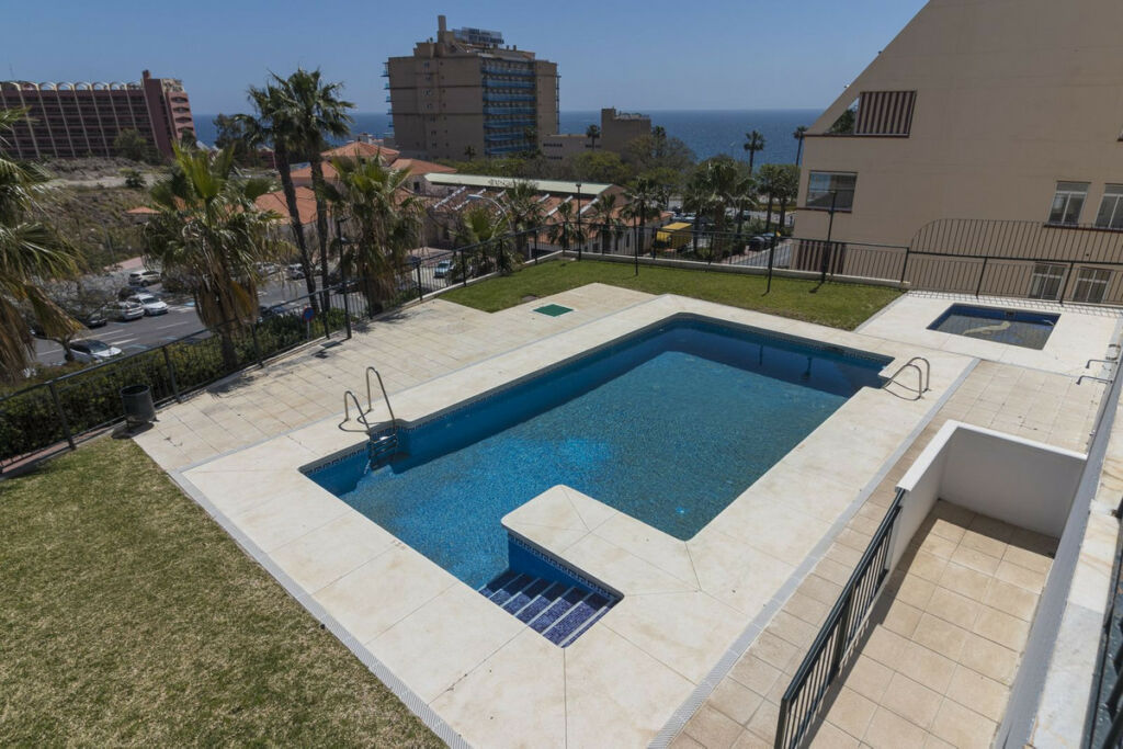 Middle Floor Apartment Benalmadena Málaga - image 19