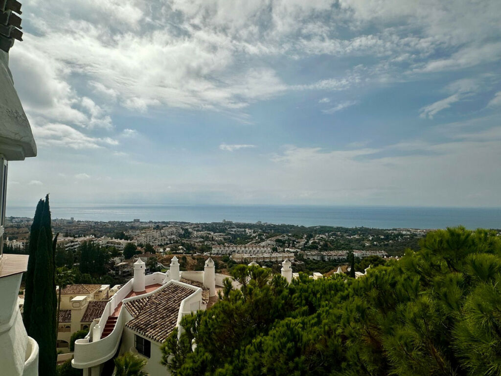 Penthouse Calahonda Málaga - image 19