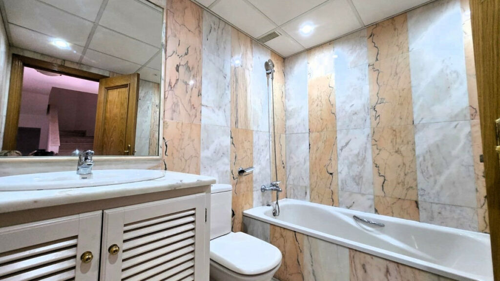 Townhouse La Cala de Mijas Málaga - image 19