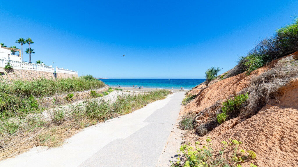 Detached Villa Campoamor Alicante - image 19