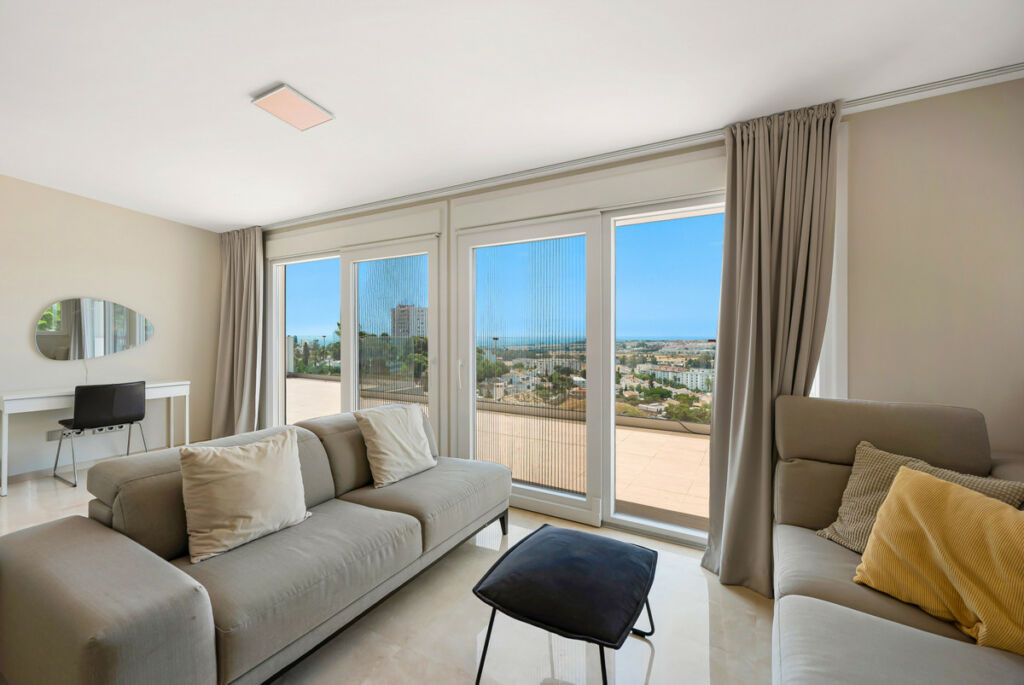 Detached Villa Nueva Andalucía Málaga - image 19