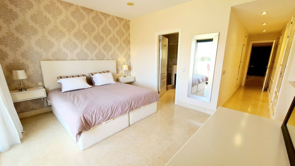 Middle Floor Apartment Benahavís Málaga - image 14