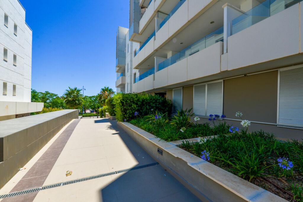 Ground Floor Apartment San Pedro de Alcántara Málaga - image 5