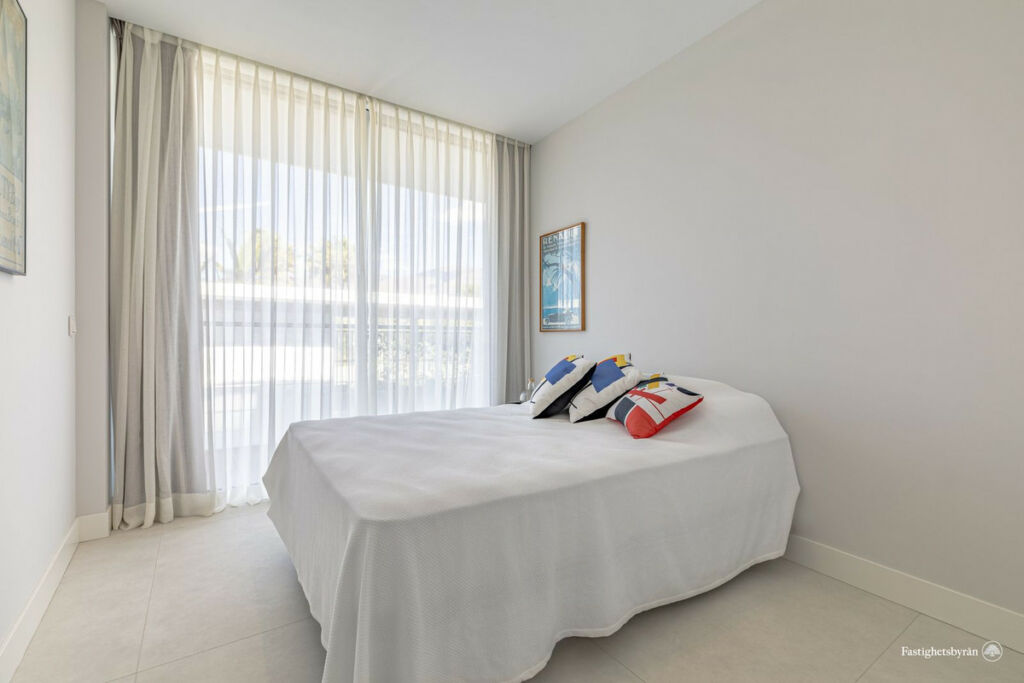 Middle Floor Apartment Estepona Málaga - image 19