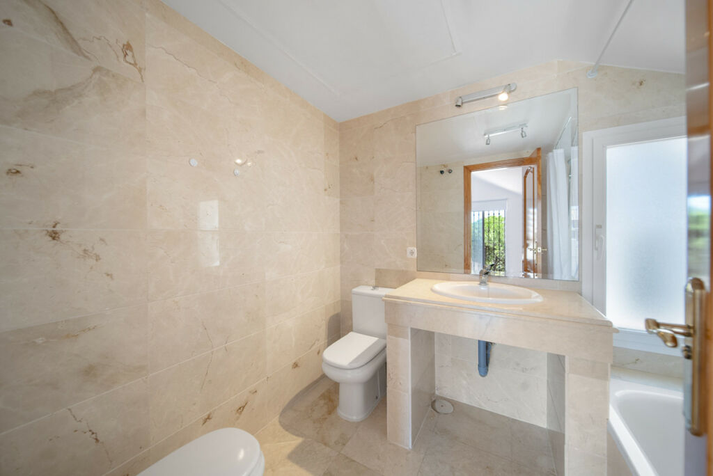Penthouse Duplex Nueva Andalucía Málaga - image 19