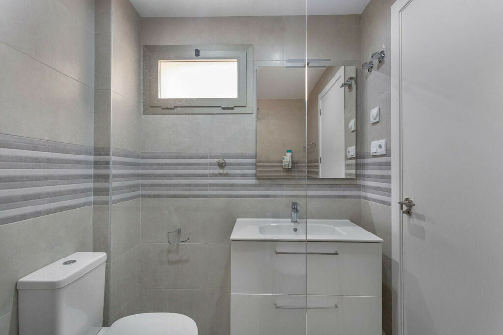 Middle Floor Apartment Villamartin Alicante - image 19