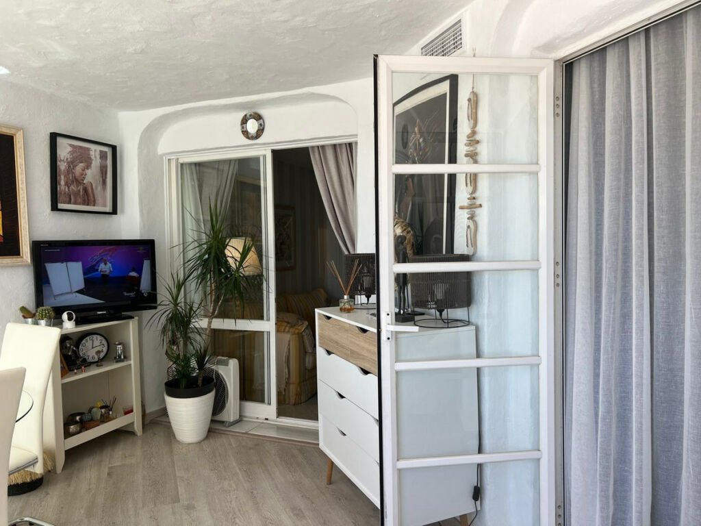 Middle Floor Apartment Benalmadena Málaga - image 19
