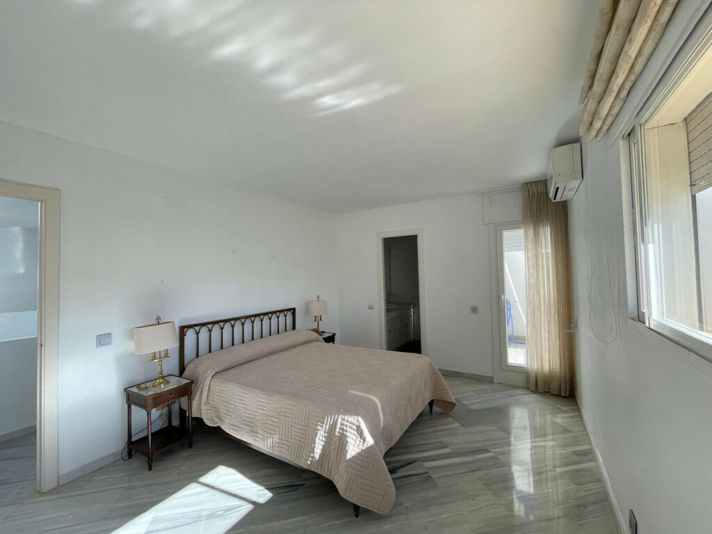 Townhouse Estepona Málaga - image 19