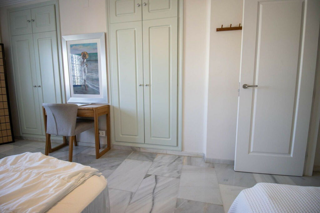 Middle Floor Apartment Nueva Andalucía Málaga - image 19