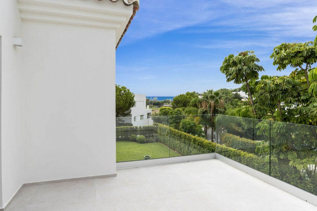 Detached Villa Benahavís Málaga - image 19