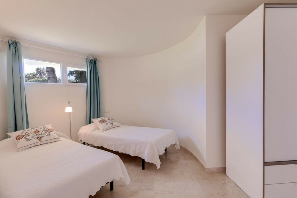 Detached Villa Marbesa Málaga - image 19