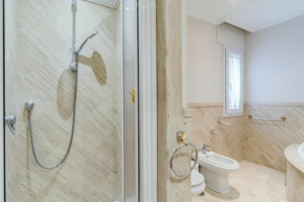 Middle Floor Apartment The Golden Mile Málaga - image 19