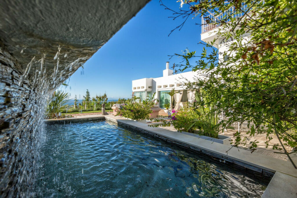 Detached Villa Estepona Málaga - image 19