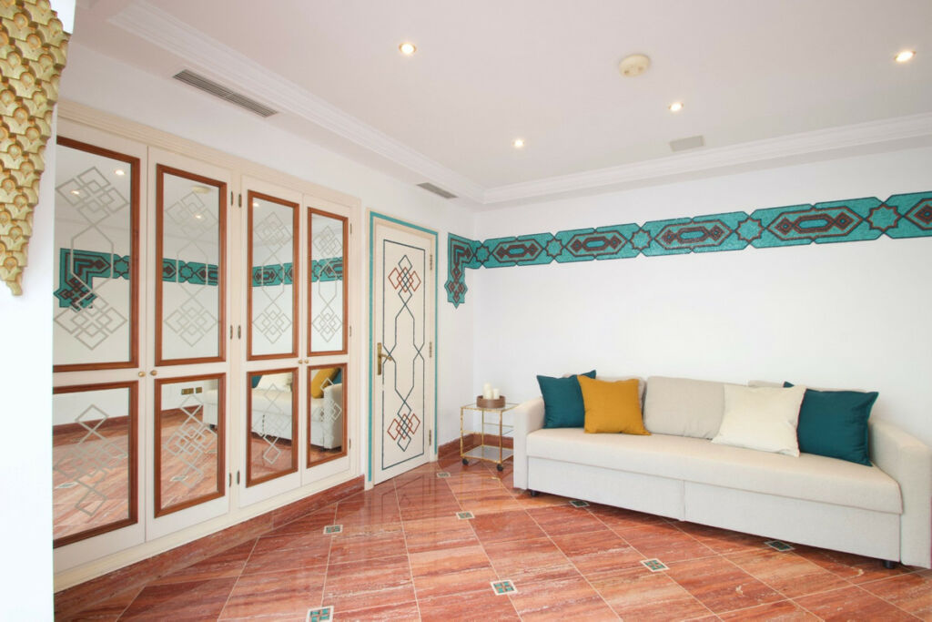 Detached Villa The Golden Mile Málaga - image 19