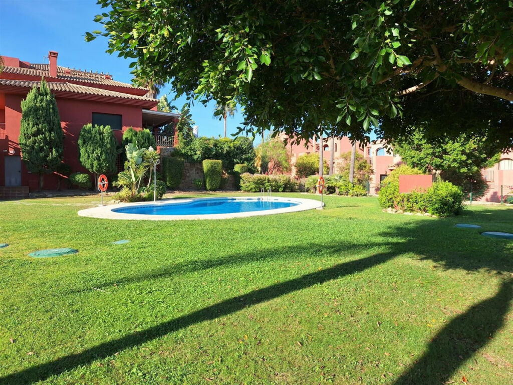 Ground Floor Apartment La Duquesa Málaga - image 19