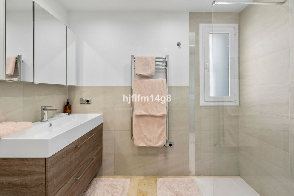 Detached Villa Nueva Andalucía Málaga - image 19