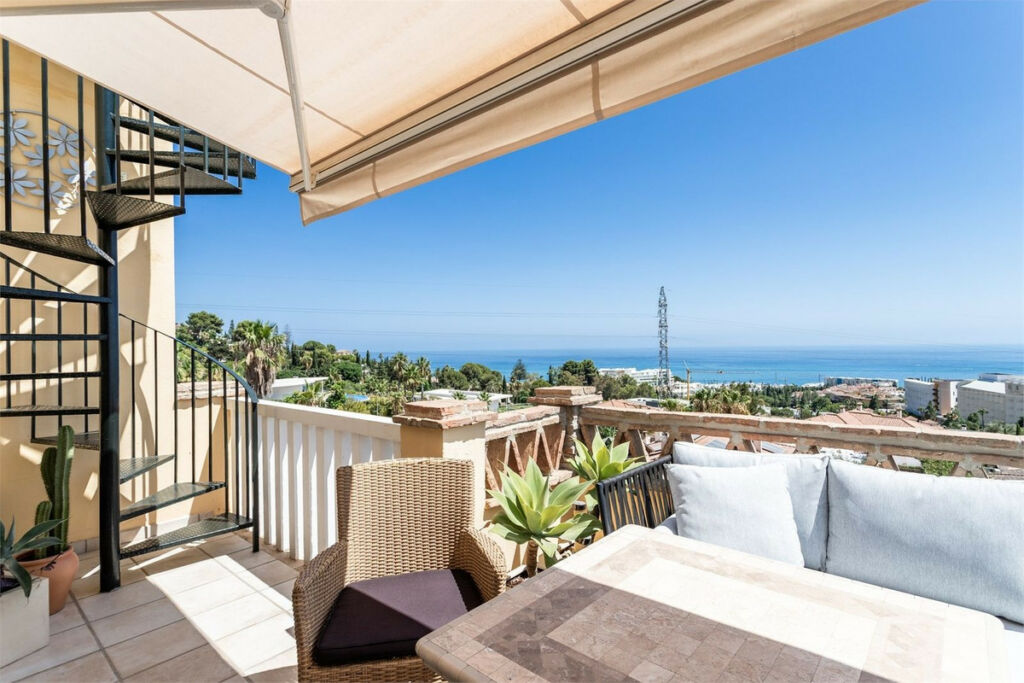 Penthouse Higueron Málaga - image 19