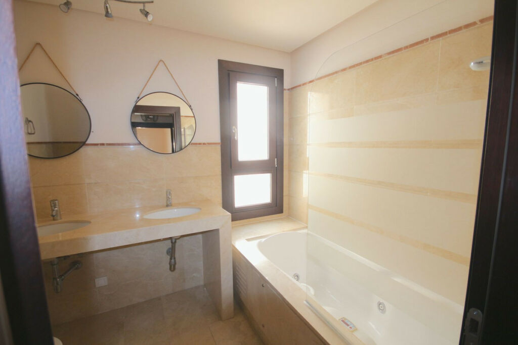 Semi-Detached House Benahavís Málaga - image 19