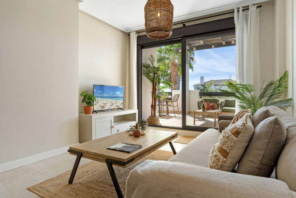 Middle Floor Apartment Estepona Málaga - image 19
