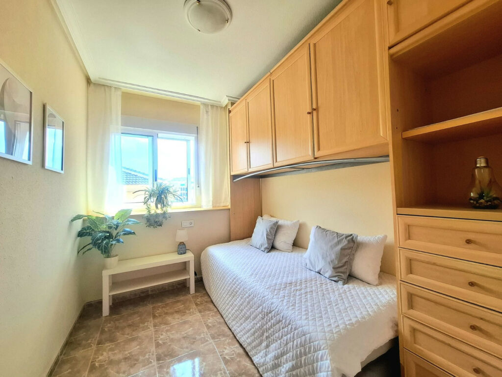 Middle Floor Apartment Torrevieja Alicante - image 19