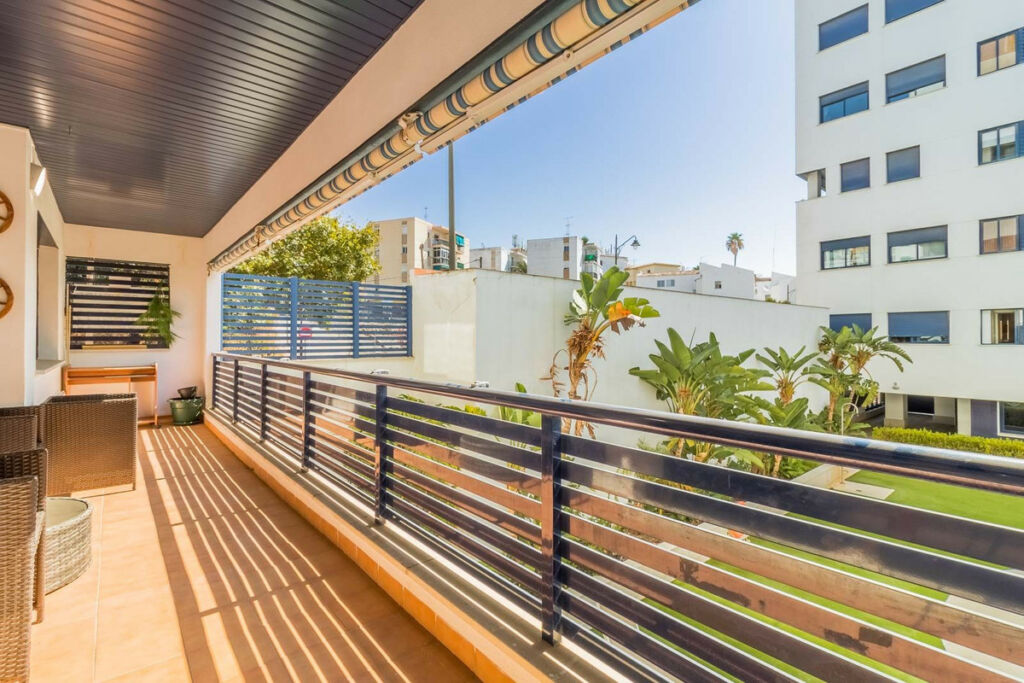 Middle Floor Apartment Estepona Málaga - image 19