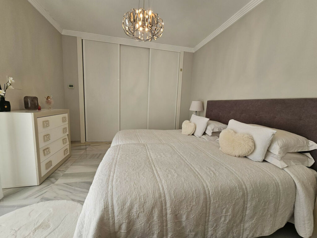 Penthouse Estepona Málaga - image 19