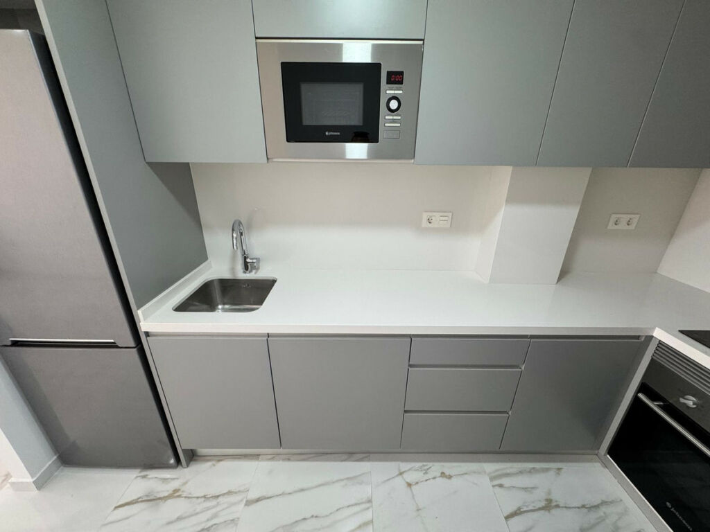 Middle Floor Apartment Torrevieja Alicante - image 19