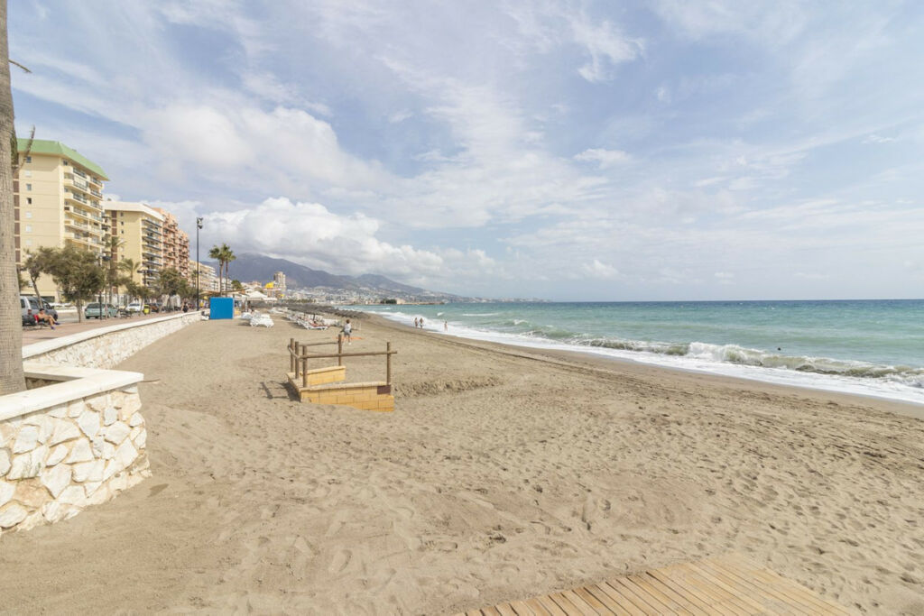 Middle Floor Apartment Fuengirola Málaga - image 19