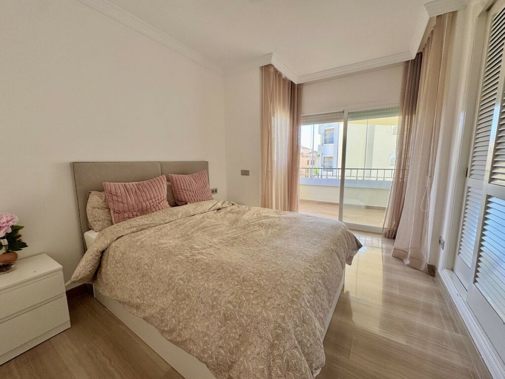 Middle Floor Apartment Elviria Málaga - image 19