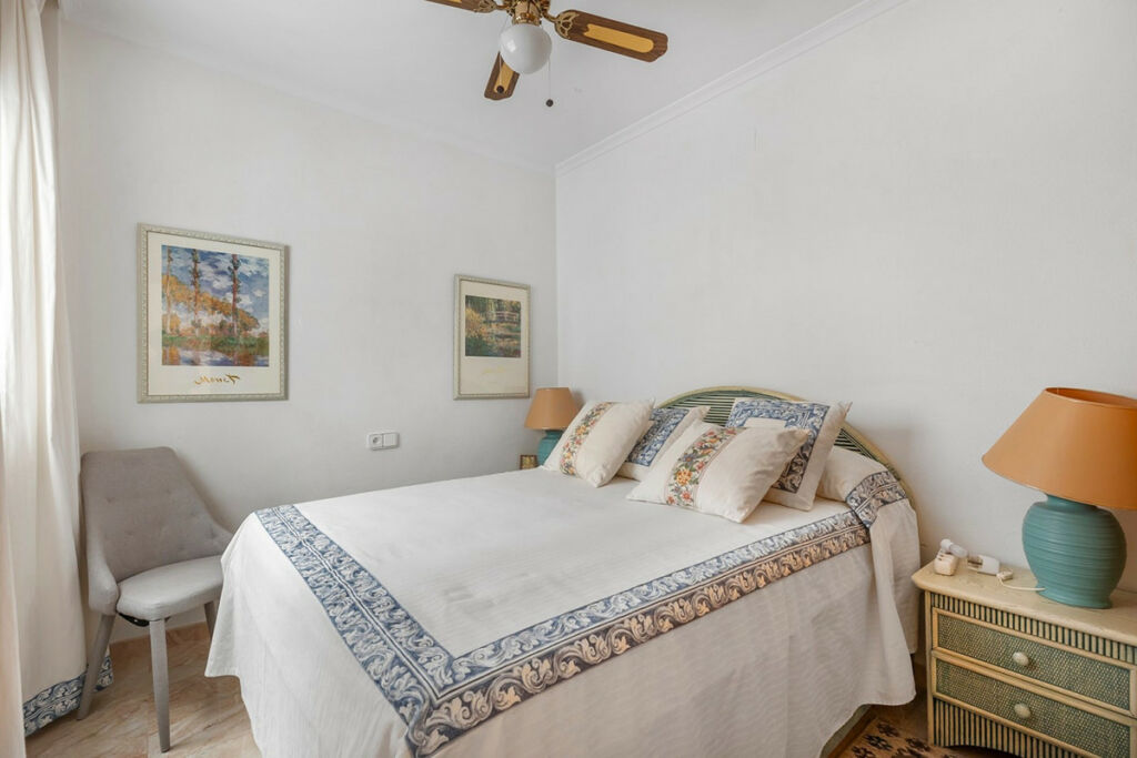 Middle Floor Apartment La Mata Alicante - image 19