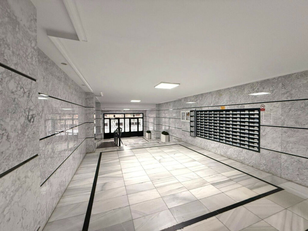 Middle Floor Apartment Torrevieja Alicante - image 19