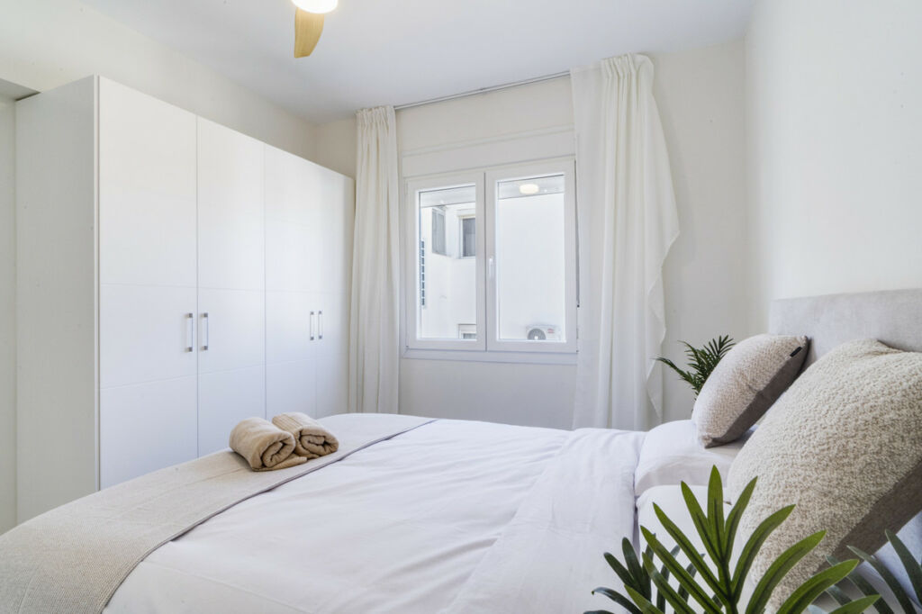 Middle Floor Apartment Estepona Málaga - image 19