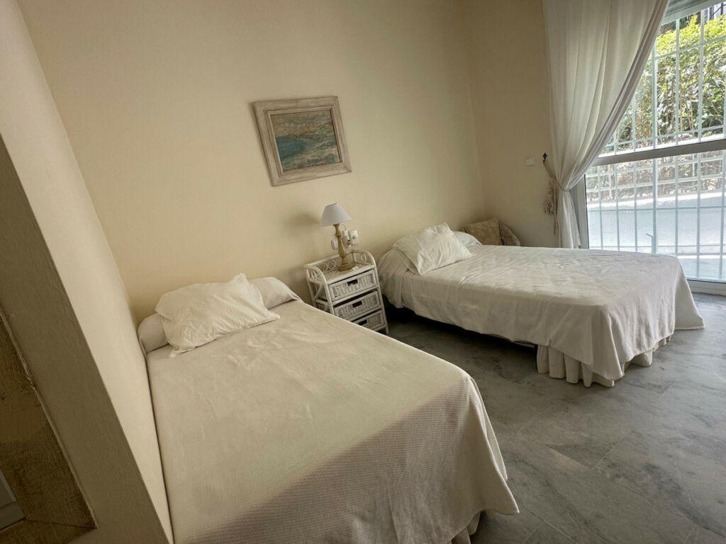 Middle Floor Apartment Guadalmina Baja Málaga - image 19