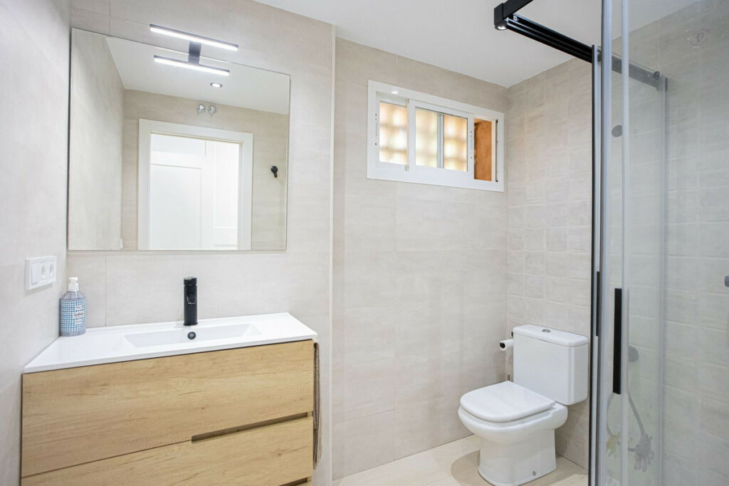 Ground Floor Apartment The Golden Mile Málaga - image 19