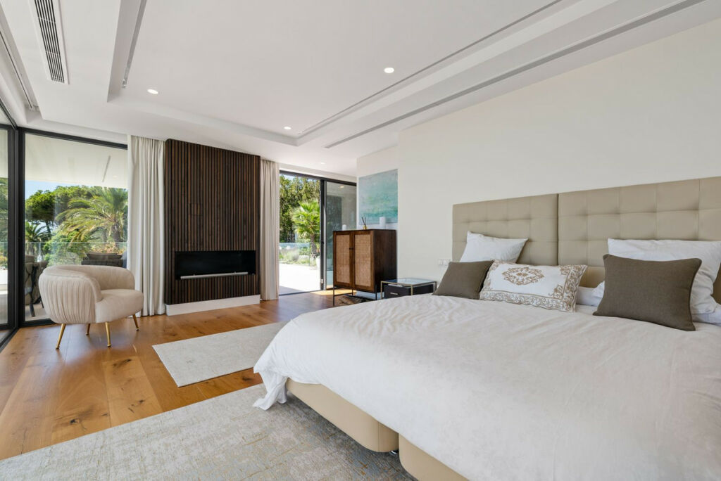 Detached Villa Río Real Málaga - image 19
