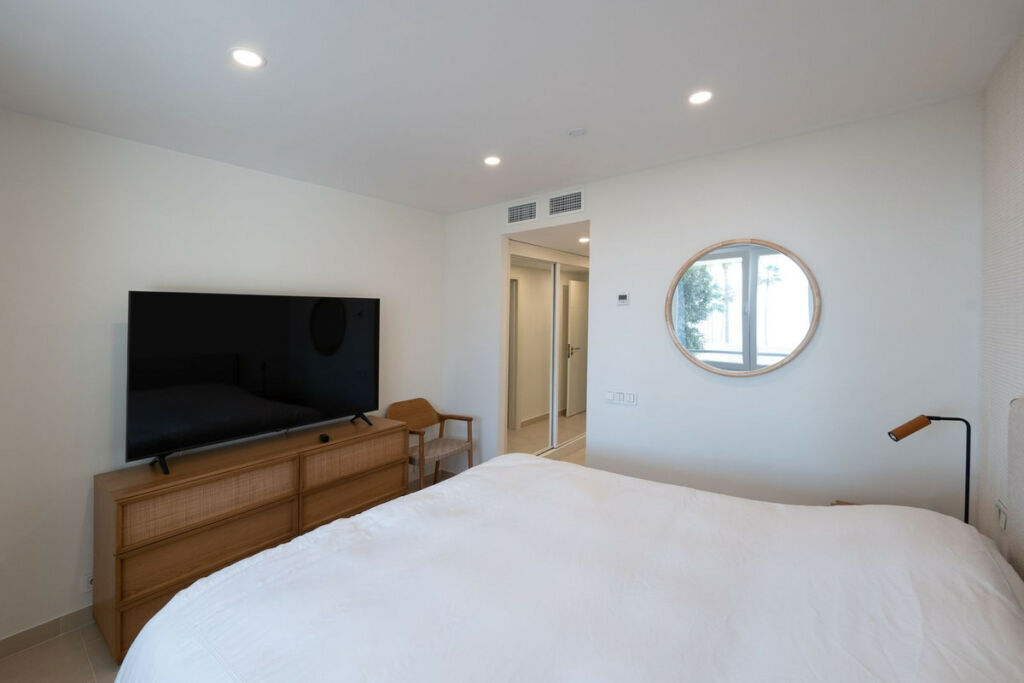 Middle Floor Apartment Estepona Málaga - image 19