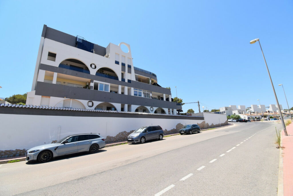 Ground Floor Apartment Villamartin Alicante - image 19