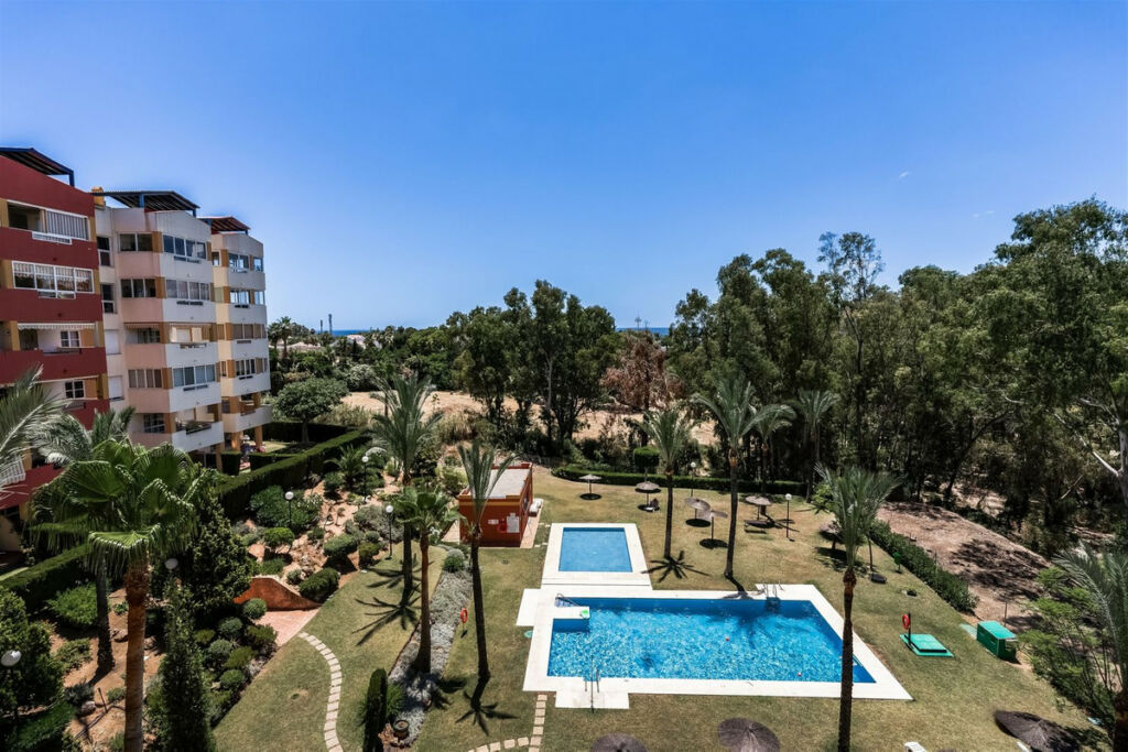 Middle Floor Apartment New Golden Mile Málaga - image 19