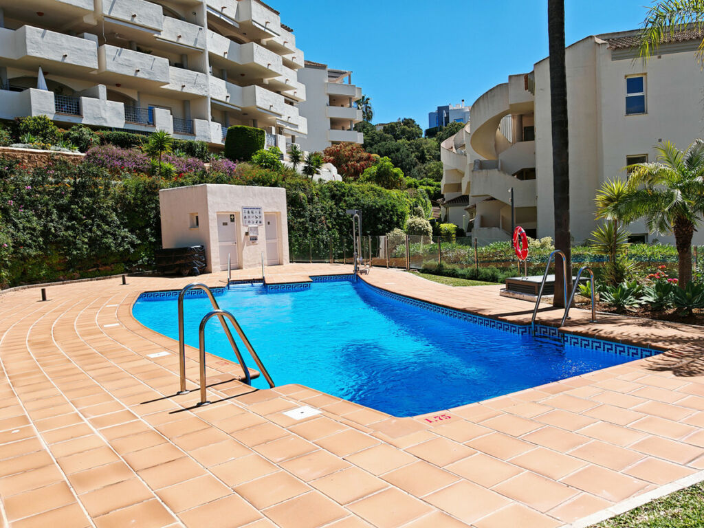 Middle Floor Apartment Elviria Málaga - image 19