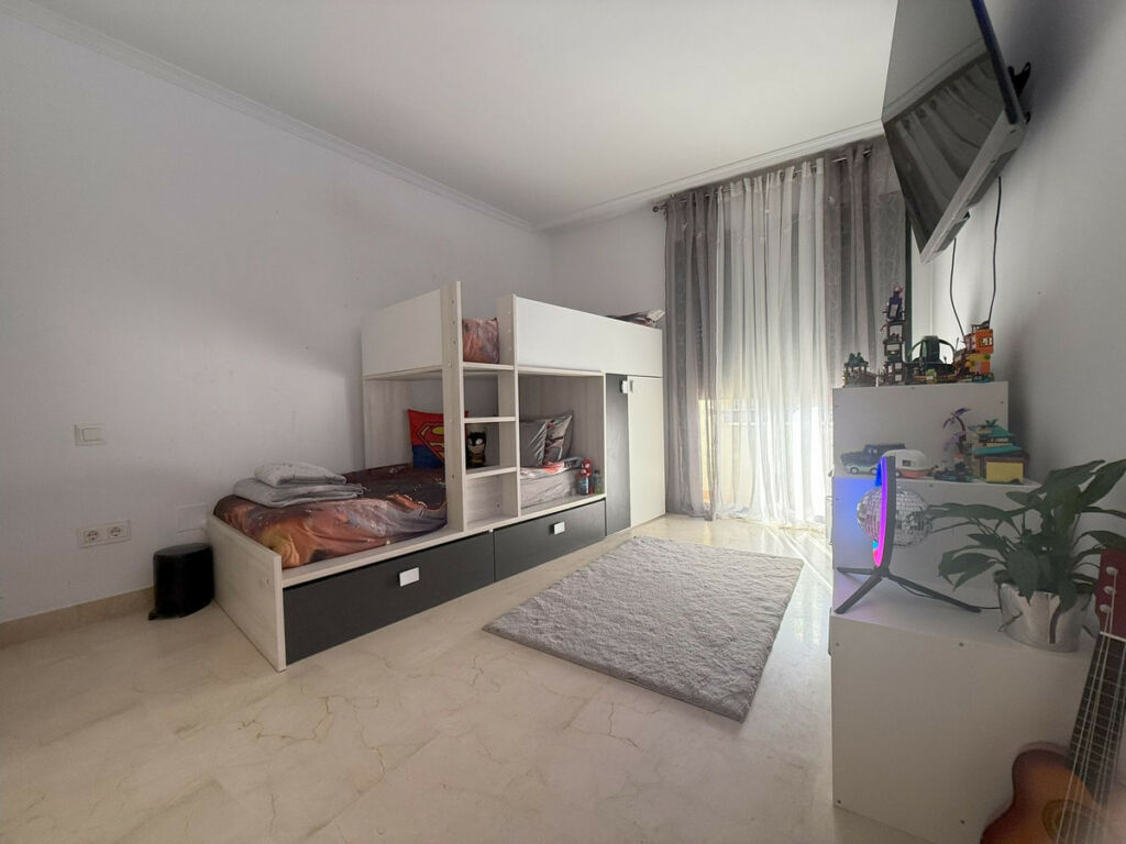 Townhouse Atalaya Málaga - image 19