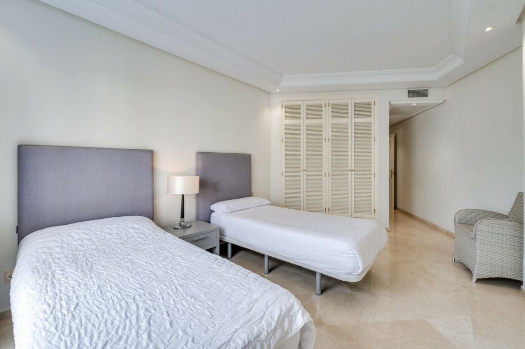 Penthouse Duplex Puerto Banús Málaga - image 19