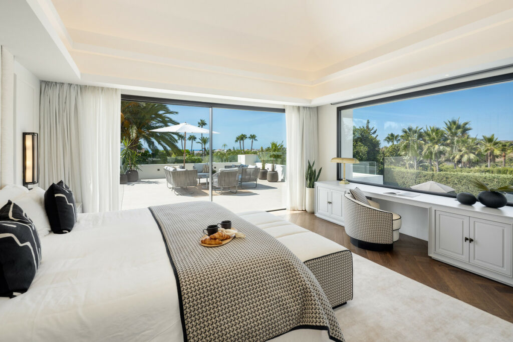 Detached Villa Nueva Andalucía Málaga - image 19