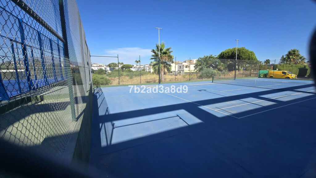 Townhouse New Golden Mile Málaga - image 19