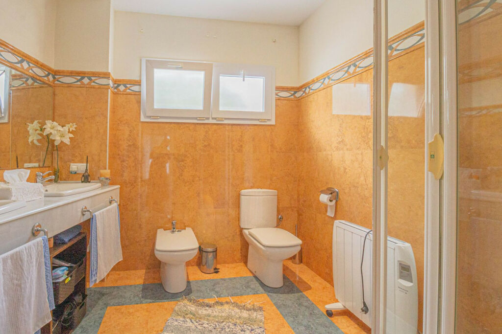Detached Villa La Línea Cádiz - image 19