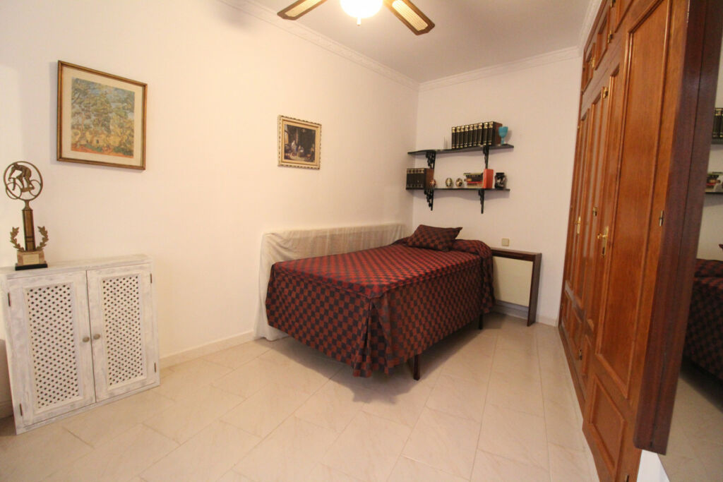Detached Villa Nueva Andalucía Málaga - image 19