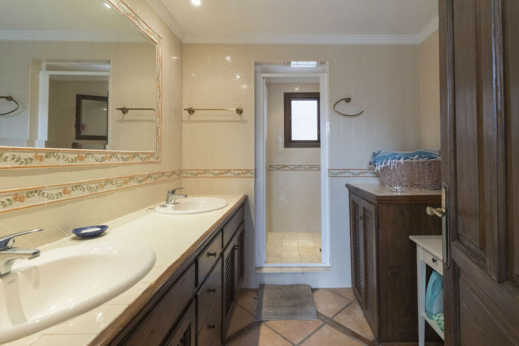 Detached Villa Fuengirola Málaga - image 19