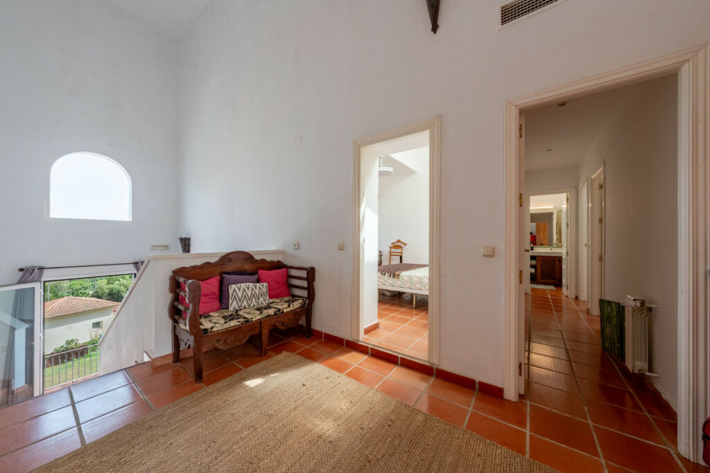 Detached Villa Sotogrande Alto Cádiz - image 19