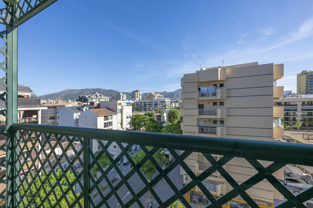 Middle Floor Apartment Fuengirola Málaga - image 19