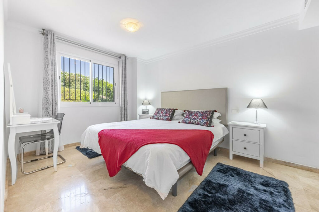 Middle Floor Apartment La Mairena Málaga - image 19